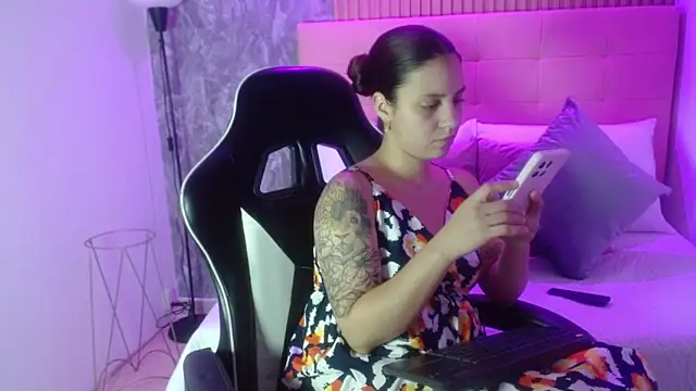 Snapshot of melody__bleir chatting on 25, 9, 2025 melody bleir online show from 25, 9, 2025