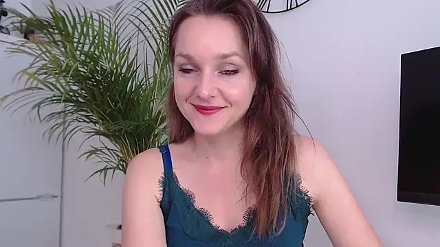 Snapshot of AliciaDesire chatting on 4, 2, 2025 AliciaDesire online show from 4, 2, 2025
