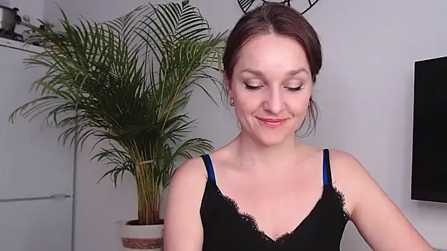 Snapshot of AliciaDesire chatting on 11, 2, 2025 AliciaDesire online show from 11, 2, 2025