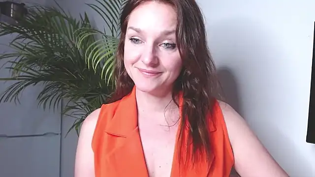 Snapshot of AliciaDesire chatting on 10, 3, 2025 AliciaDesire online show from 10, 3, 2025