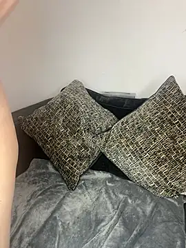 Snapshot of redxxxvixen chatting on 7, 6, 2026 redxxxvixen online show from 7, 6, 2026