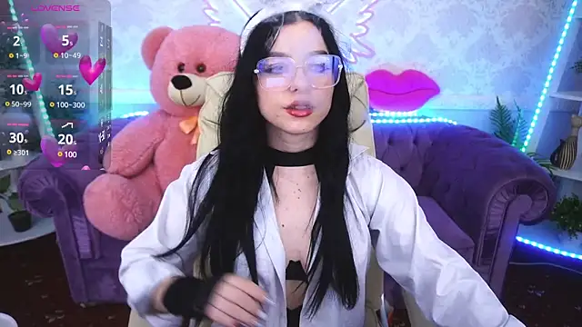 Snapshot of KitnissKiss chatting on 11, 3, 2025 KitnissKiss online show from 11, 3, 2025