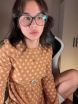 Adriennesexxx online show from 21, 3, 2026