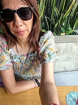 Lunababymylove online show from 17, 4, 2026