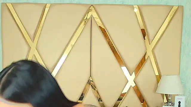 GiahDaniels online show from 20, 1, 2025