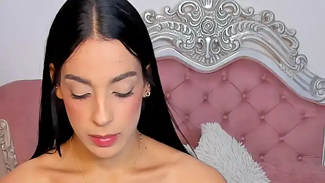 Snapshot of AngelineConnor chatting on 13, 2, 2025 AngelineConnor online show from 13, 2, 2025