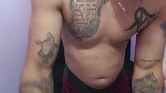 hugecocks hot online show from 25, 4, 2026