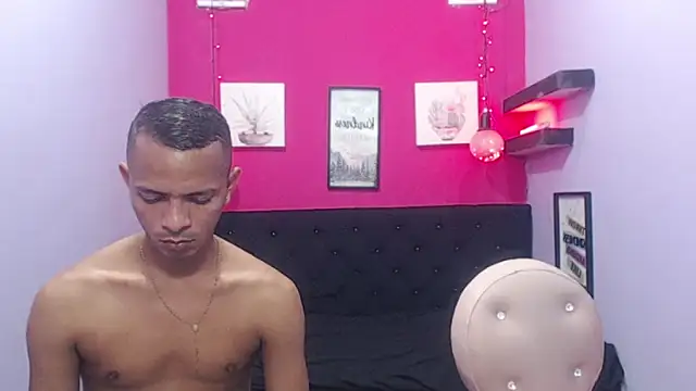 hugecocks hot online show from 30, 4, 2026