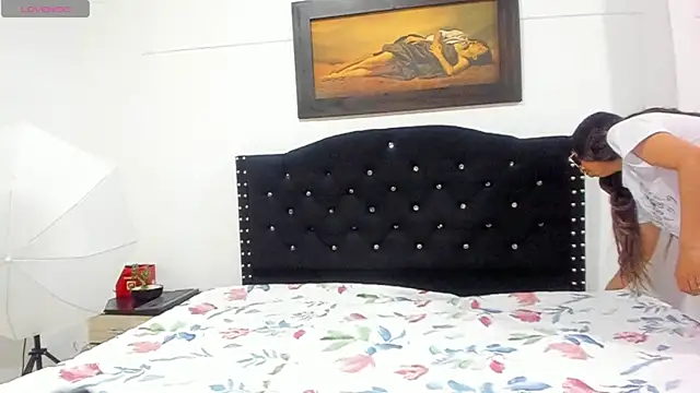 Vahiolet smith online show from 5, 12, 2025