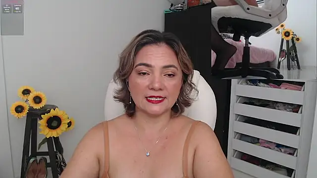 Snapshot of Ghada_milf chatting on 6, 12, 2024 Ghada milf online show from 6, 12, 2024