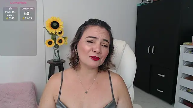 Snapshot of Ghada_milf chatting on 14, 12, 2024 Ghada milf online show from 14, 12, 2024