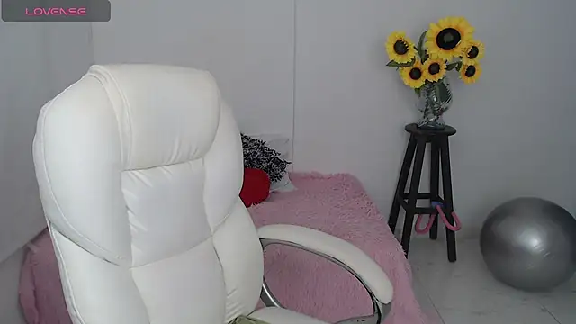 Snapshot of Ghada_milf chatting on 6, 10, 2025 Ghada milf online show from 6, 10, 2025