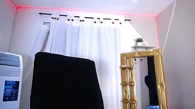 Snapshot of Hillary_queen chatting on 5, 12, 2024 Hillary queen online show from 5, 12, 2024