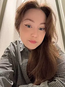 Peachy Dream online show from 4, 11, 2025