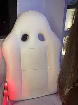 ailynBlaze online show from 3, 3, 2025