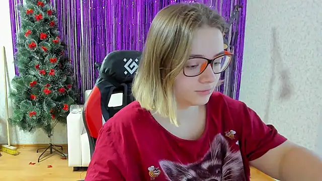 Seductive She Wolf online show from 2, 2, 2025