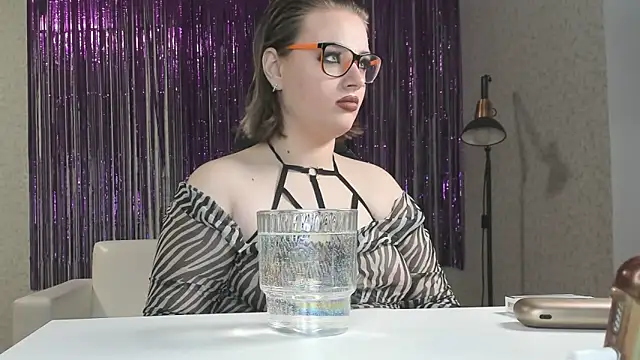 Seductive She Wolf online show from 14, 2, 2025