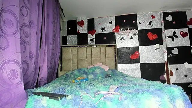 alanaanddaphne online show from 2, 2, 2026