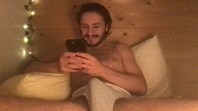 Snapshot of maximmeeelove chatting on 16, 2, 2025 maximmeeelove online show from 16, 2, 2025