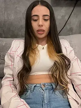 Snapshot of AbyThompson chatting on 21, 3, 2025 AbyThompson online show from 21, 3, 2025