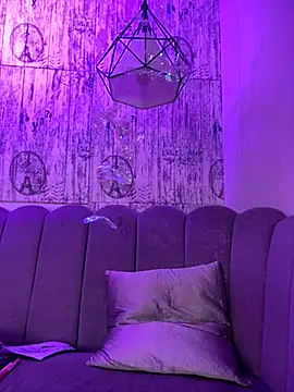 Snapshot of AbyThompson chatting on 11, 11, 2025 AbyThompson online show from 11, 11, 2025