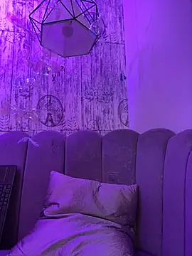 Snapshot of AbyThompson chatting on 12, 11, 2025 AbyThompson online show from 12, 11, 2025