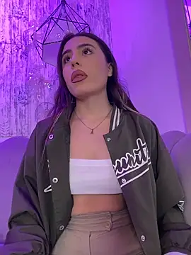 Snapshot of AbyThompson chatting on 17, 11, 2025 AbyThompson online show from 17, 11, 2025