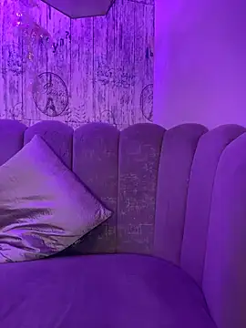 Snapshot of AbyThompson chatting on 18, 11, 2025 AbyThompson online show from 18, 11, 2025