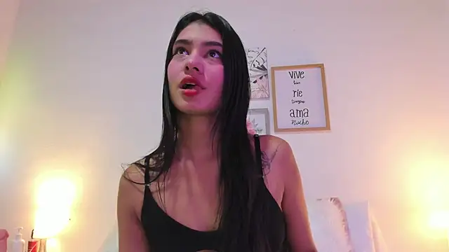Snapshot of LaurenRodriiguez chatting on 27, 2, 2026 LaurenRodriiguez online show from 27, 2, 2026