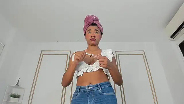 Snapshot of ashley_lemus chatting on 21, 2, 2025 ashley lemus online show from 21, 2, 2025