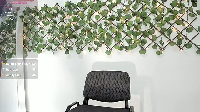 Madeleine  w online show from 20, 3, 2025