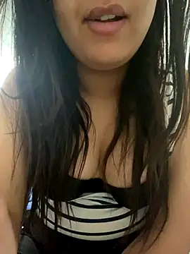 Snapshot of yassminsexy22 chatting on 5, 12, 2024 yassminsexy22 online show from 5, 12, 2024