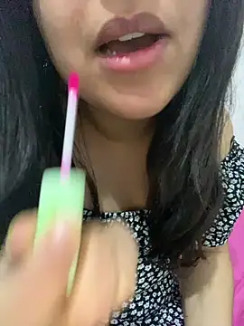 Snapshot of yassminsexy22 chatting on 7, 1, 2025 yassminsexy22 online show from 7, 1, 2025