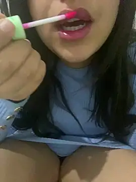 Snapshot of yassminsexy22 chatting on 8, 2, 2025 yassminsexy22 online show from 8, 2, 2025