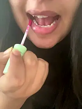 Snapshot of yassminsexy22 chatting on 23, 9, 2025 yassminsexy22 online show from 23, 9, 2025