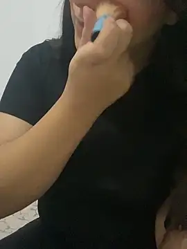 Snapshot of yassminsexy22 chatting on 24, 9, 2025 yassminsexy22 online show from 24, 9, 2025