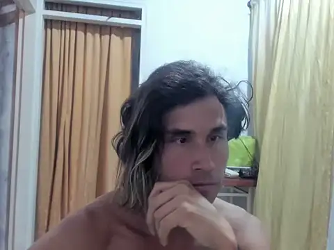 SophiaLevis online show from 5, 10, 2025