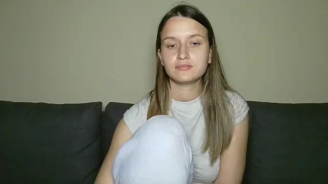 Snapshot of Submissive_love chatting on 12, 3, 2025 Submissive love online show from 12, 3, 2025