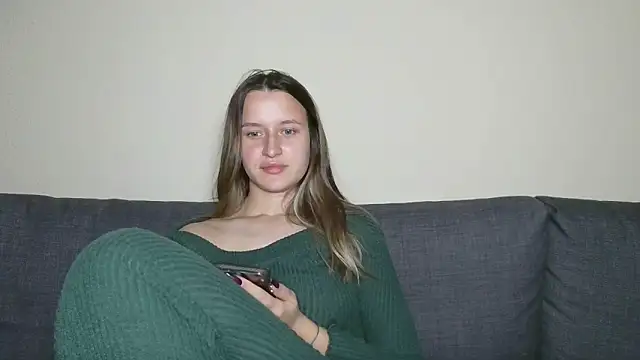 Snapshot of Submissive_love chatting on 22, 3, 2025 Submissive love online show from 22, 3, 2025