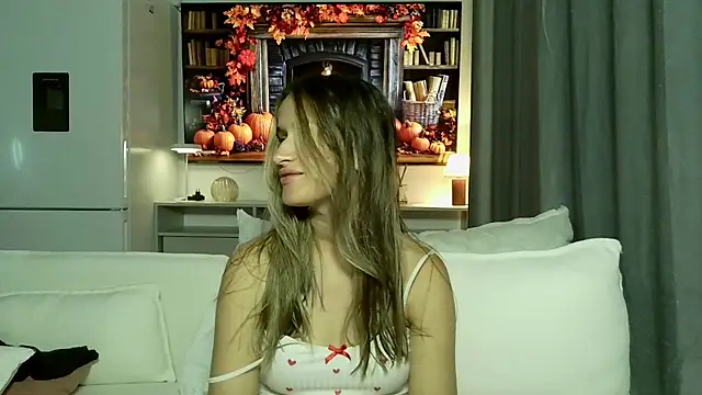 Snapshot of Submissive_love chatting on 1, 10, 2025 Submissive love online show from 1, 10, 2025