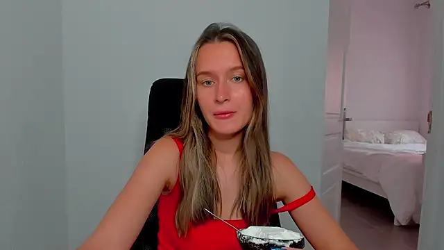 Snapshot of Submissive_love chatting on 2, 10, 2025 Submissive love online show from 2, 10, 2025