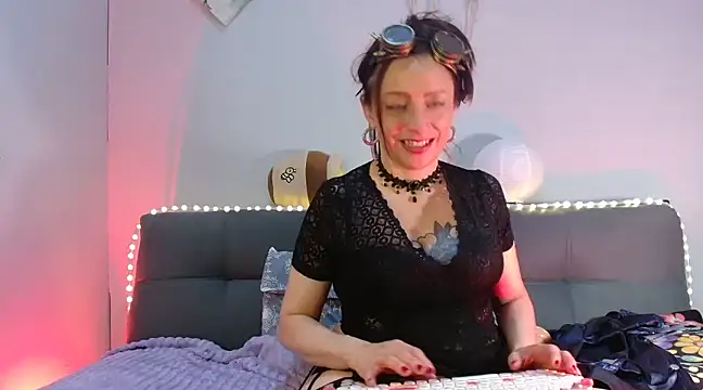 catalinamommyx online show from 15, 2, 2025