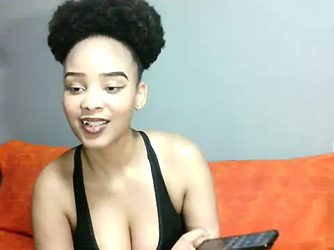 Snapshot of SmallSlut5 chatting on 12, 11, 2025 SmallSlut5 online show from 12, 11, 2025