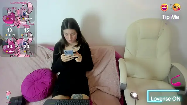 Tesa cute online show from 8, 11, 2025