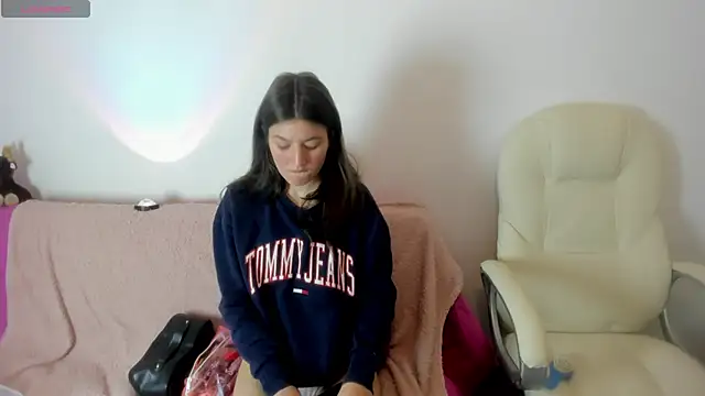 Tesa cute online show from 11, 11, 2025