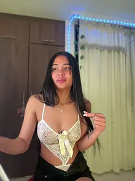 Snapshot of lina_pink chatting on 3, 7, 2026 lina pink online show from 3, 7, 2026