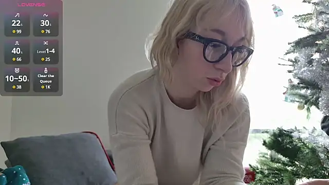 Snapshot of Giuliana_baby chatting on 27, 12, 2024 Giuliana baby online show from 27, 12, 2024
