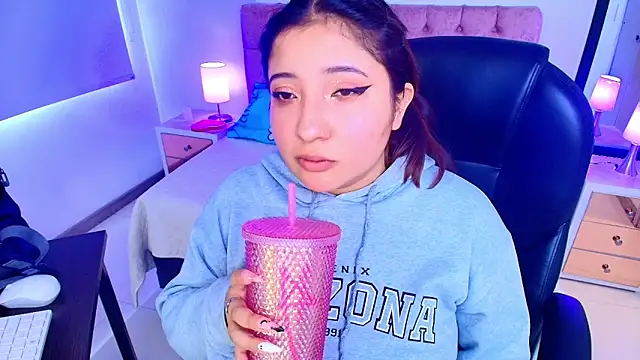 Emma monserrat online show from 13, 11, 2025