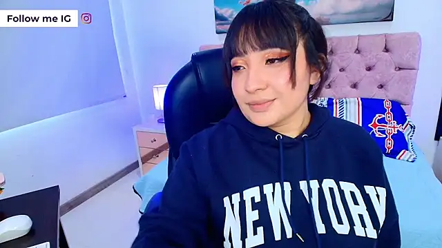 Emma monserrat online show from 2, 2, 2026