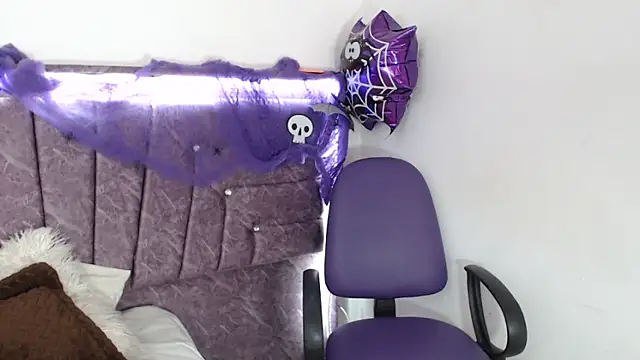 Penelope Fox14 online show from 25, 10, 2025